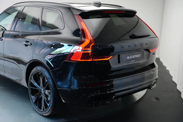 VOLVO XC60 T8 eAWD PluginHybrid Ultimate Dark Geartronic Black Edition Ultra *Luftfahrwerk* *B&W*