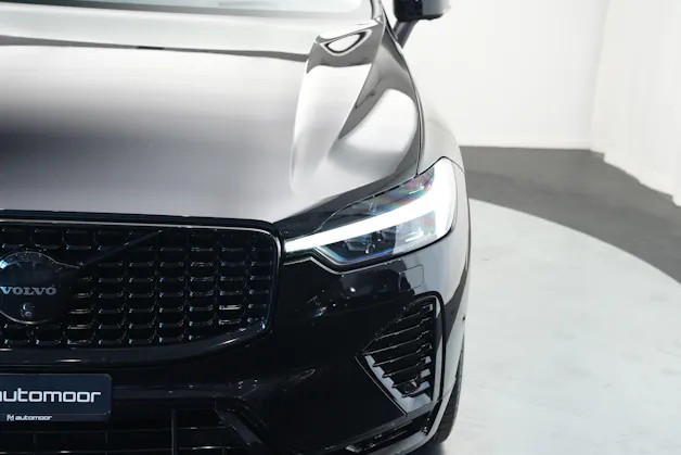 VOLVO XC60 T8 eAWD PluginHybrid Ultimate Dark Geartronic Black Edition Ultra *Luftfahrwerk* *B&W*