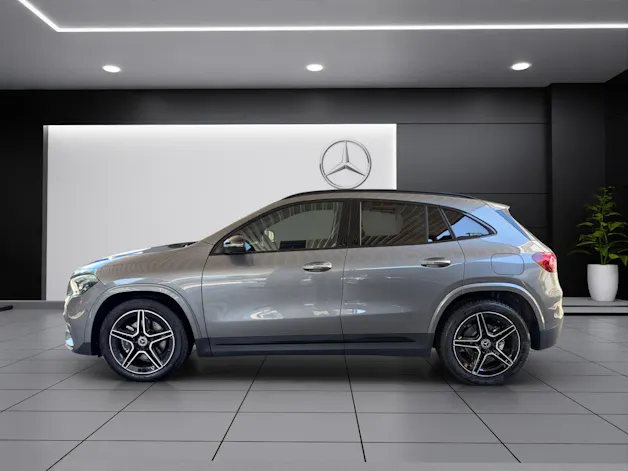 MERCEDES-BENZ GLA 200 Night Star 7G-DCT