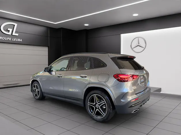 MERCEDES-BENZ GLA 200 Night Star 7G-DCT