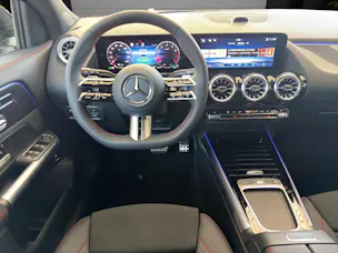 MERCEDES-BENZ GLA 200 Night Star 7G-DCT
