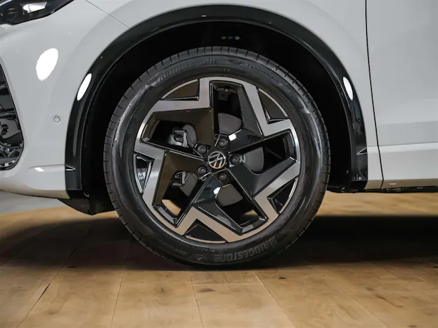 VW Tiguan 1.5 TSI evo2 mHEV R-Line DSG *Abstandsregler*Massage*Lenkradheizung*