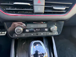 SKODA Kamiq Monte Carlo ***ANHÄNGERKUPPLUNG & 5 JAHRE SKODA WERKSGARANTIE ***
