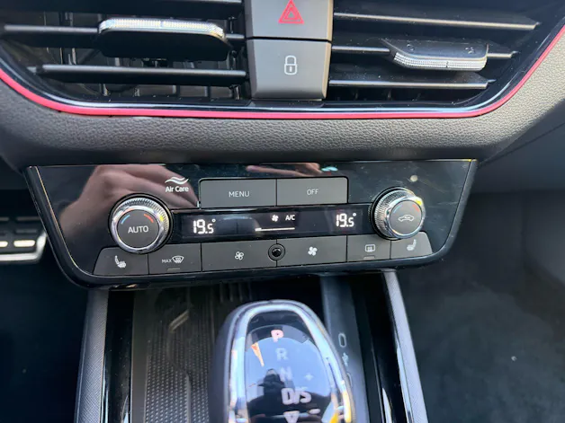 SKODA Kamiq Monte Carlo ***ANHÄNGERKUPPLUNG & 5 JAHRE SKODA WERKSGARANTIE ***
