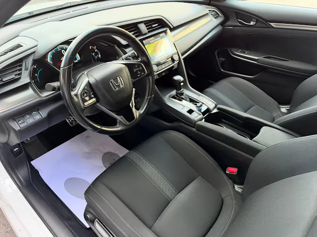 HONDA Civic 1.0 VTEC Elegance CVT