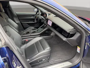 PORSCHE Taycan 4S