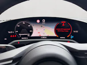 PORSCHE Taycan 4S
