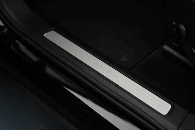 VOLVO XC60 T6 eAWD PluginHybrid Geartronic Black Edition Plus *Head-Up*