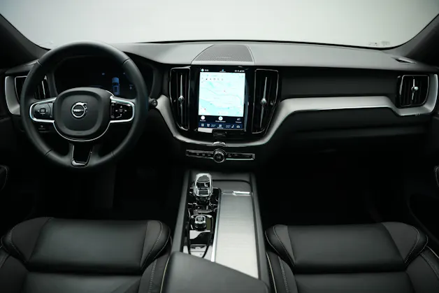 VOLVO XC60 T6 eAWD PluginHybrid Geartronic Black Edition Plus *Head-Up*
