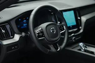 VOLVO XC60 T6 eAWD PluginHybrid Geartronic Black Edition Plus *Head-Up*