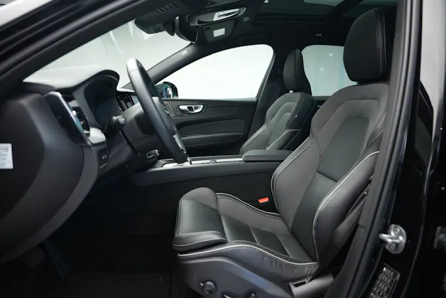 VOLVO XC60 T6 eAWD PluginHybrid Geartronic Black Edition Plus *Head-Up*