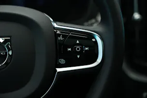 VOLVO XC60 T6 eAWD PluginHybrid Geartronic Black Edition Plus *Head-Up*