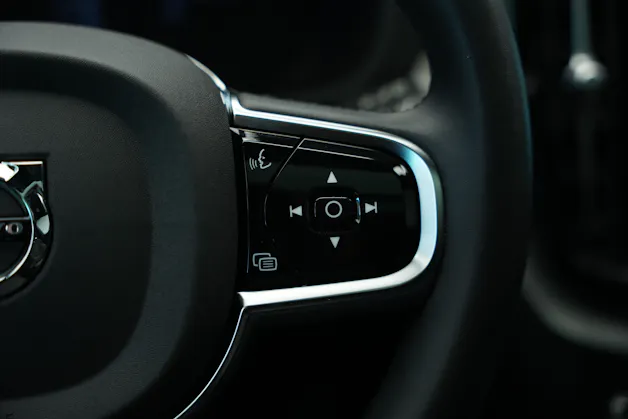 VOLVO XC60 T6 eAWD PluginHybrid Geartronic Black Edition Plus *Head-Up*