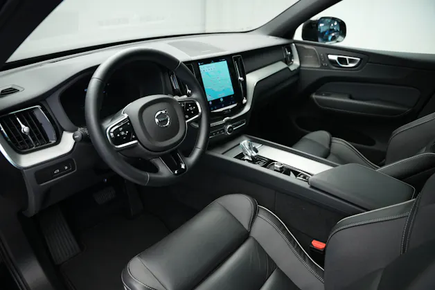 VOLVO XC60 T6 eAWD PluginHybrid Geartronic Black Edition Plus *Head-Up*