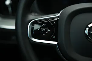 VOLVO XC60 T6 eAWD PluginHybrid Geartronic Black Edition Plus *Head-Up*