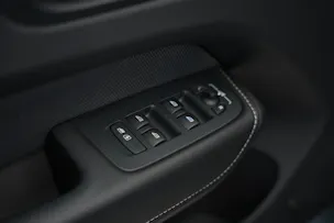 VOLVO XC60 T6 eAWD PluginHybrid Geartronic Black Edition Plus *Head-Up*