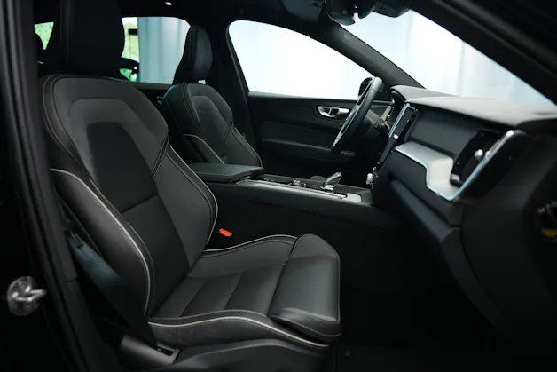 VOLVO XC60 T6 eAWD PluginHybrid Geartronic Black Edition Plus *Head-Up*