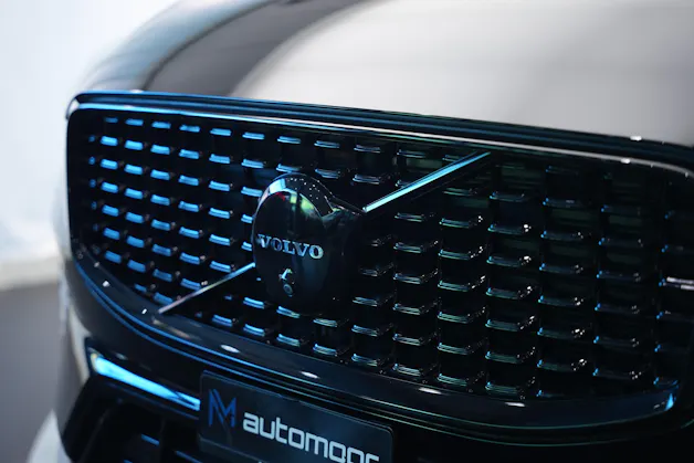 VOLVO XC60 T6 eAWD PluginHybrid Geartronic Black Edition Plus *Head-Up*