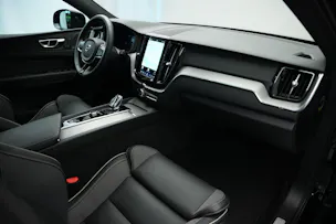 VOLVO XC60 T6 eAWD PluginHybrid Geartronic Black Edition Plus *Head-Up*