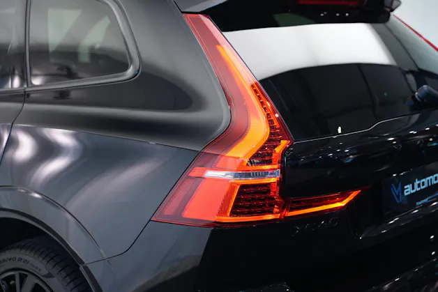 VOLVO XC60 T6 eAWD PluginHybrid Geartronic Black Edition Plus *Head-Up*