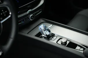 VOLVO XC60 T6 eAWD PluginHybrid Geartronic Black Edition Plus *Head-Up*