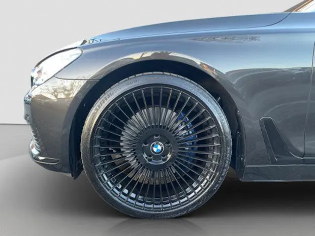 BMW 7er Reihe G12 750Ld xDrive SAG