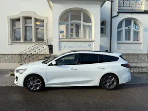 FORD Focus Station Wagon 1.0i EcoB Hybrid 155 ST-Line X