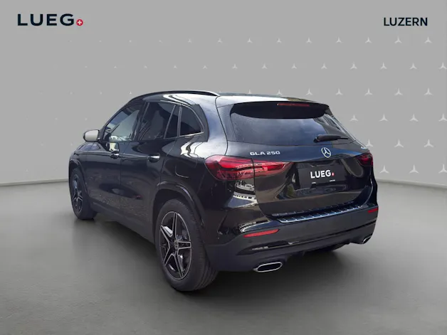 MERCEDES-BENZ GLA 250 4Matic 8G-DCT Swiss Star
