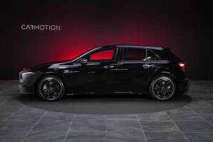 MERCEDES-BENZ A 35 AMG 4matic / Facelift / Panorama-Schiebedach / Rückfahrkamera