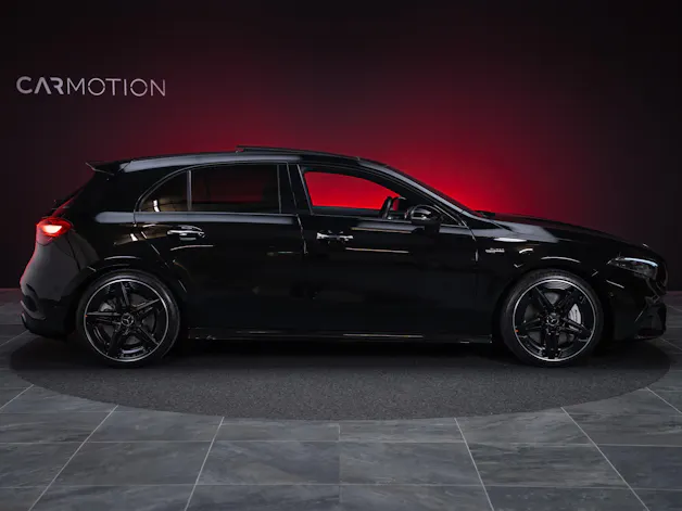 MERCEDES-BENZ A 35 AMG 4matic / Facelift / Panorama-Schiebedach / Rückfahrkamera