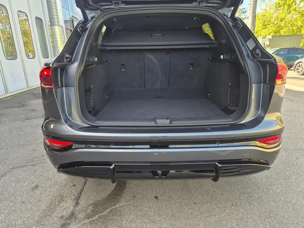 AUDI Q6 e-tron quattro