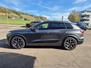 AUDI Q6 e-tron quattro