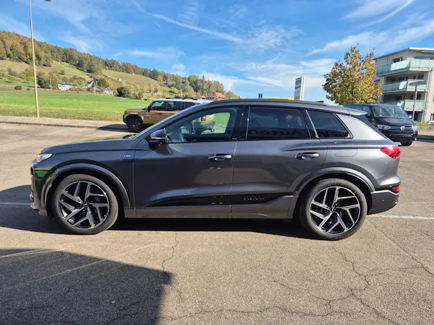 AUDI Q6 e-tron quattro