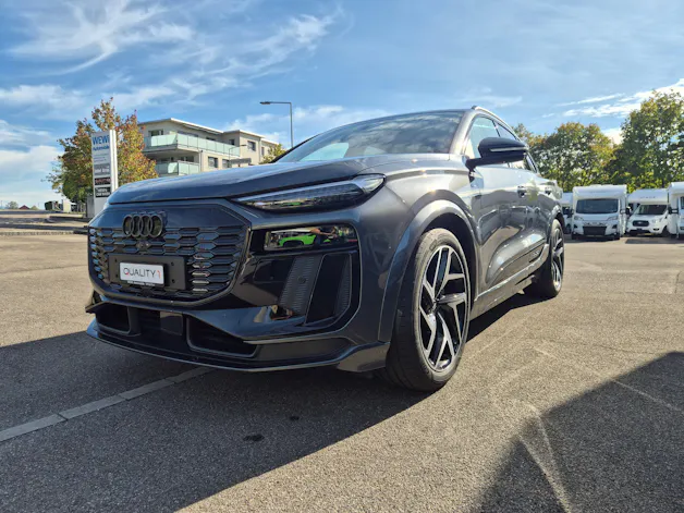 AUDI Q6 e-tron quattro