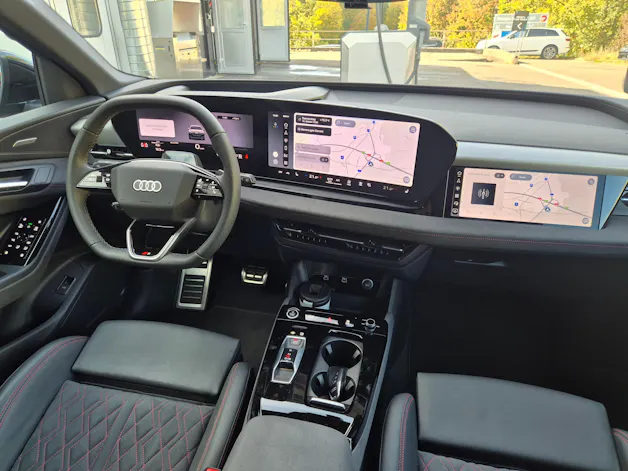 AUDI Q6 e-tron quattro
