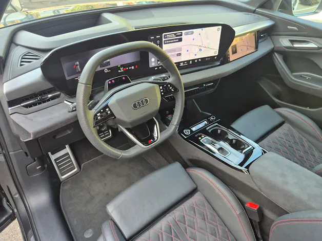 AUDI Q6 e-tron quattro