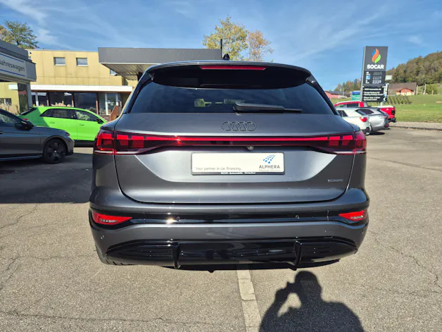 AUDI Q6 e-tron quattro