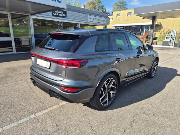 AUDI Q6 e-tron quattro