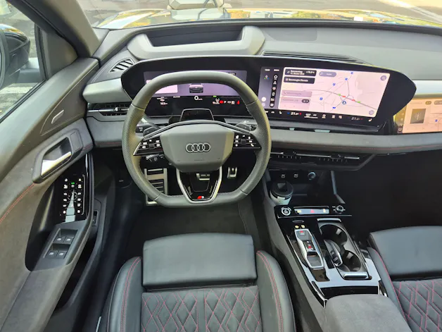 AUDI Q6 e-tron quattro