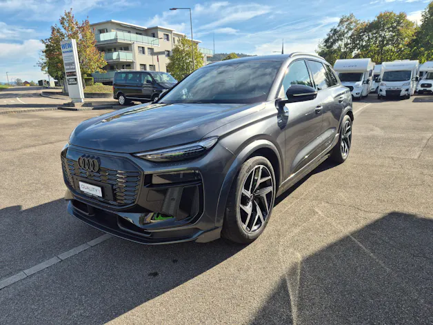 AUDI Q6 e-tron quattro