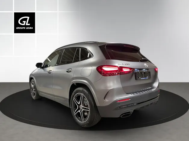MERCEDES-BENZ GLA 250 4Matic 8G-DCT Swiss Star