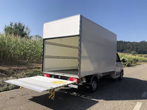 VW Crafter 35 2.0 BiTDI Champion HD L4 Koffer Hebebühne RWD Automat