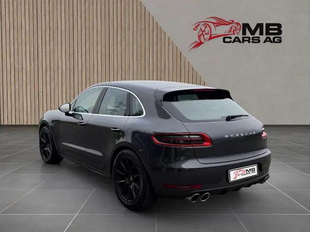 PORSCHE Macan Turbo PDK / 8 Fach!