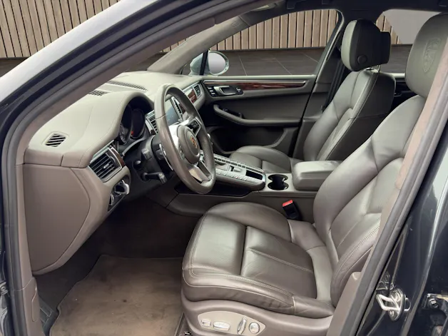 PORSCHE Macan Turbo PDK / 8 Fach!