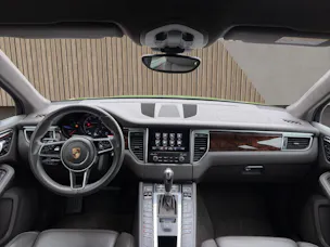 PORSCHE Macan Turbo PDK / 8 Fach!