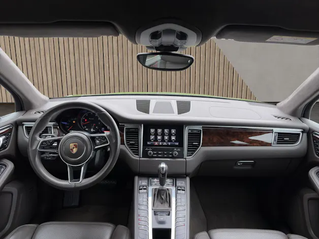 PORSCHE Macan Turbo PDK / 8 Fach!