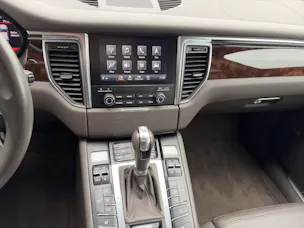 PORSCHE Macan Turbo PDK / 8 Fach!