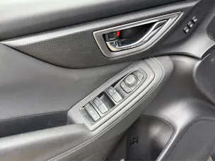 Subaru Forester Station 2.0i e-Boxer Swiss Plus