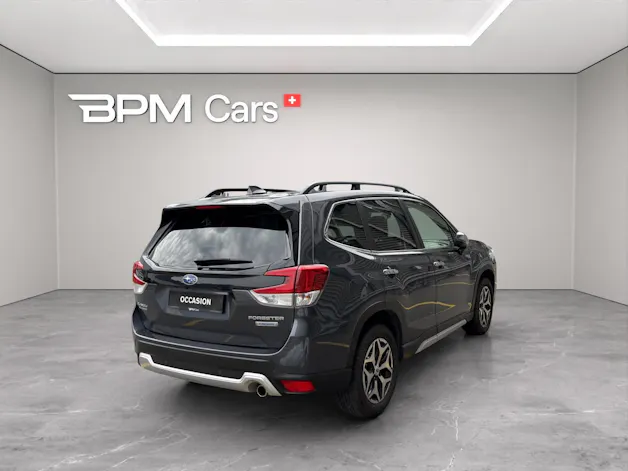 Subaru Forester Station 2.0i e-Boxer Swiss Plus