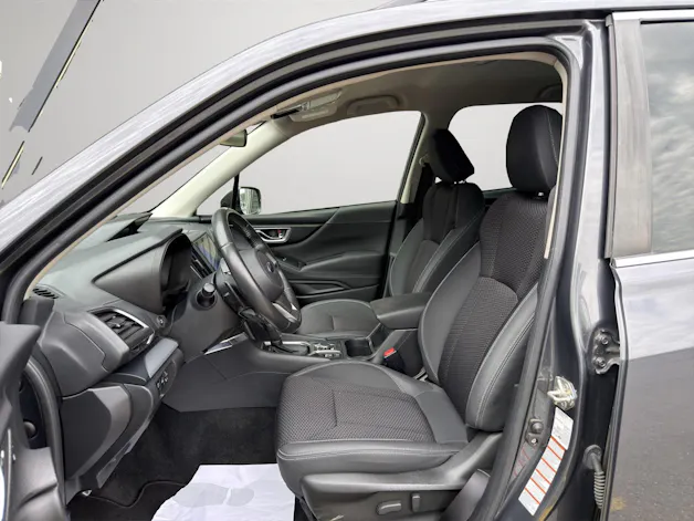 Subaru Forester Station 2.0i e-Boxer Swiss Plus